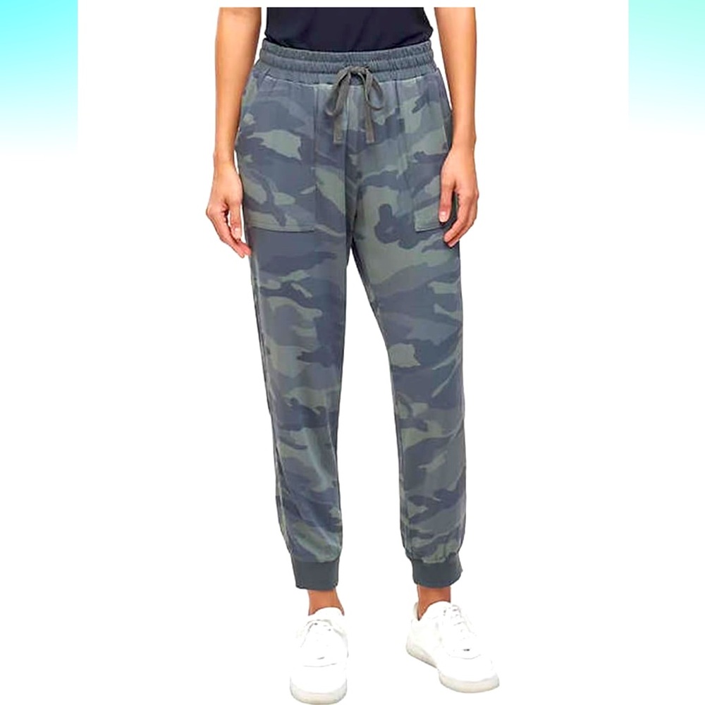Splendid camo joggers. Size Small